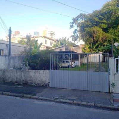 Terreno Comercial/Residencial com 290m², no bairro Estreito em Florianópolis