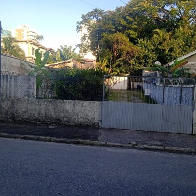 Terreno Comercial/Residencial com 290m², no bairro Estreito em Florianópolis