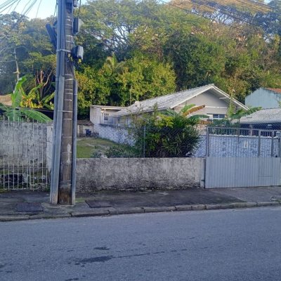 Terreno Comercial/Residencial com 290m², no bairro Estreito em Florianópolis