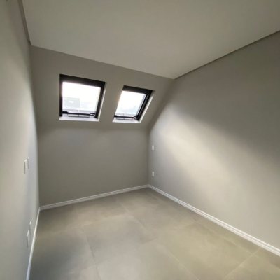 Apartamentos com 133m², 4 quartos, 1 suíte, 2 garagens, no bairro Cachoeira Do Bom Jesus em Florianópolis
