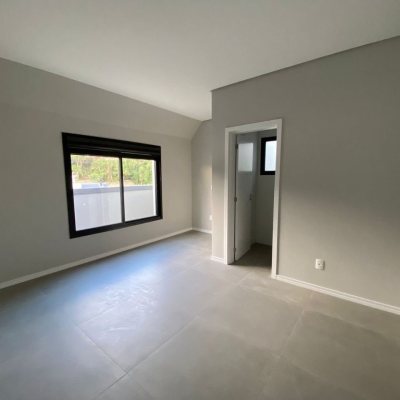 Apartamentos com 133m², 4 quartos, 1 suíte, 2 garagens, no bairro Cachoeira Do Bom Jesus em Florianópolis