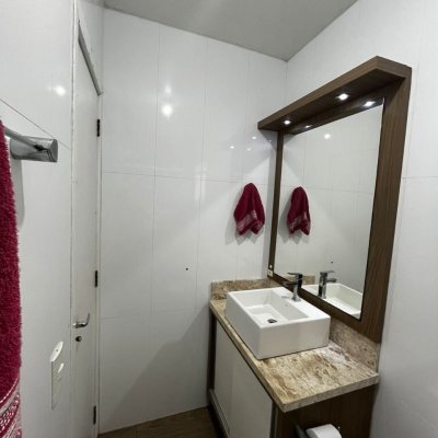 Casa em Condomínio com 59m², 2 quartos, 2 garagens, no bairro Forquilhas em São José