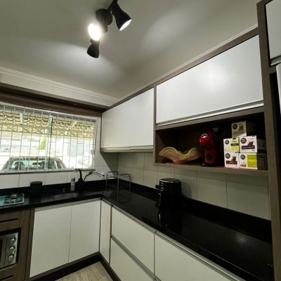 Casa em Condomínio com 59m², 2 quartos, 2 garagens, no bairro Forquilhas em São José