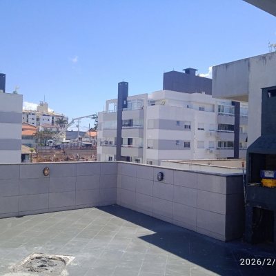 Cobertura com 63m², 2 quartos (sendo 1 suíte), 1 garagem, no bairro Abraão em Florianópolis