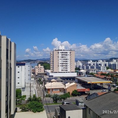 Cobertura com 63m², 2 quartos (sendo 1 suíte), 1 garagem, no bairro Abraão em Florianópolis