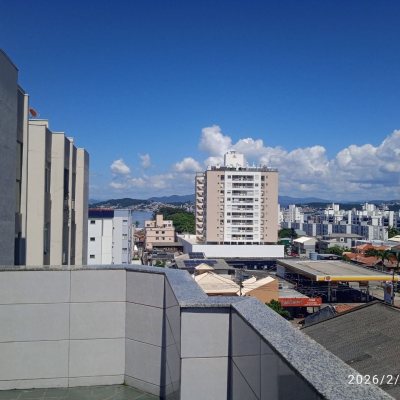 Cobertura com 63m², 2 quartos (sendo 1 suíte), 1 garagem, no bairro Abraão em Florianópolis
