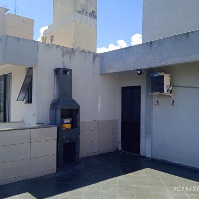 Cobertura com 63m², 2 quartos (sendo 1 suíte), 1 garagem, no bairro Abraão em Florianópolis