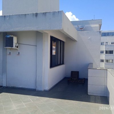 Cobertura com 63m², 2 quartos (sendo 1 suíte), 1 garagem, no bairro Abraão em Florianópolis