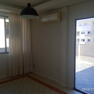 Cobertura com 63m², 2 quartos (sendo 1 suíte), 1 garagem, no bairro Abraão em Florianópolis