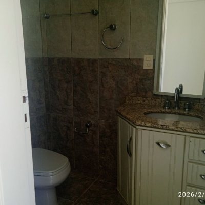 Cobertura com 63m², 2 quartos (sendo 1 suíte), 1 garagem, no bairro Abraão em Florianópolis