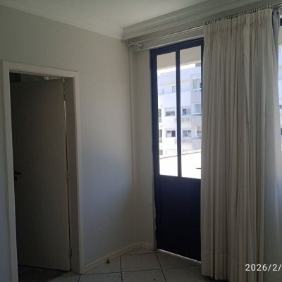 Cobertura com 63m², 2 quartos (sendo 1 suíte), 1 garagem, no bairro Abraão em Florianópolis