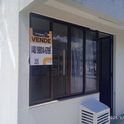 Cobertura com 63m², 2 quartos (sendo 1 suíte), 1 garagem, no bairro Abraão em Florianópolis