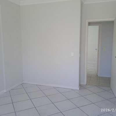 Cobertura com 63m², 2 quartos (sendo 1 suíte), 1 garagem, no bairro Abraão em Florianópolis