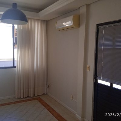 Cobertura com 63m², 2 quartos (sendo 1 suíte), 1 garagem, no bairro Abraão em Florianópolis