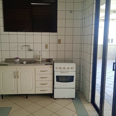 Cobertura com 63m², 2 quartos (sendo 1 suíte), 1 garagem, no bairro Abraão em Florianópolis