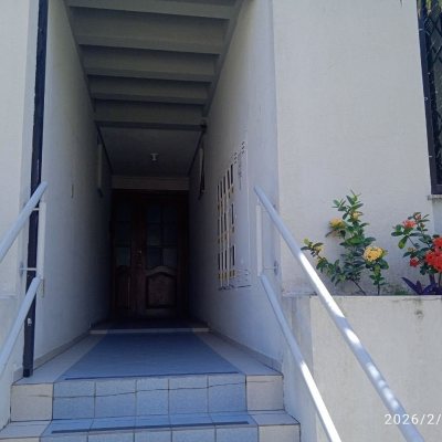 Cobertura com 63m², 2 quartos (sendo 1 suíte), 1 garagem, no bairro Abraão em Florianópolis