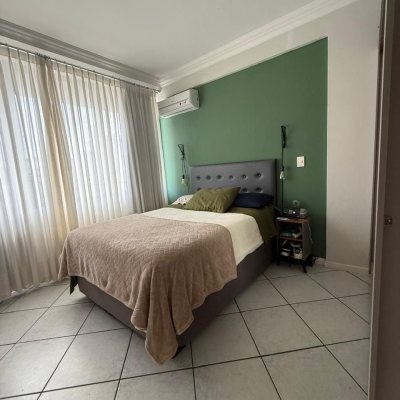 Cobertura com 63m², 2 quartos, 1 suíte, 1 garagem, no bairro Abraão em Florianópolis