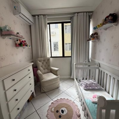 Cobertura com 63m², 2 quartos, 1 suíte, 1 garagem, no bairro Abraão em Florianópolis