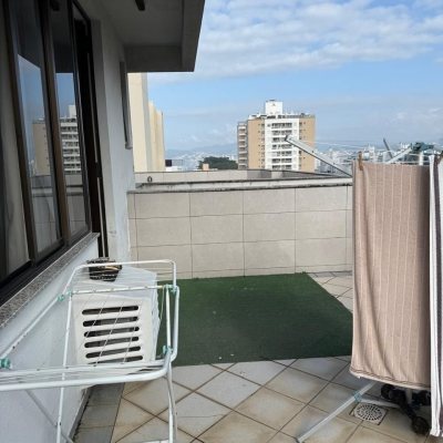 Cobertura com 63m², 2 quartos, 1 suíte, 1 garagem, no bairro Abraão em Florianópolis