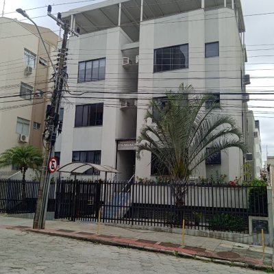 Cobertura com 63m², 2 quartos (sendo 1 suíte), 1 garagem, no bairro Abraão em Florianópolis