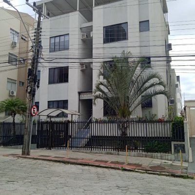Cobertura com 63m², 2 quartos (sendo 1 suíte), 1 garagem, no bairro Abraão em Florianópolis