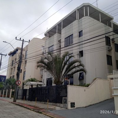Cobertura com 63m², 2 quartos (sendo 1 suíte), 1 garagem, no bairro Abraão em Florianópolis