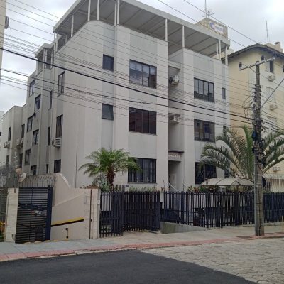 Cobertura com 63m², 2 quartos (sendo 1 suíte), 1 garagem, no bairro Abraão em Florianópolis