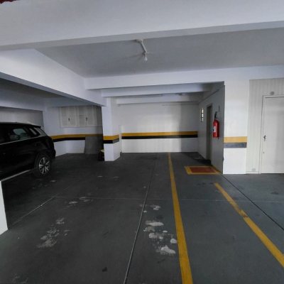 Apartamentos com 147m², 4 quartos, 1 suíte, 2 garagens, no bairro Centro em Florianópolis