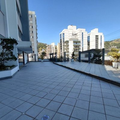 Apartamentos com 147m², 4 quartos, 1 suíte, 2 garagens, no bairro Centro em Florianópolis