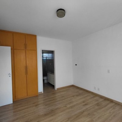 Apartamentos com 147m², 4 quartos, 1 suíte, 2 garagens, no bairro Centro em Florianópolis