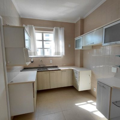 Apartamentos com 147m², 4 quartos, 1 suíte, 2 garagens, no bairro Centro em Florianópolis