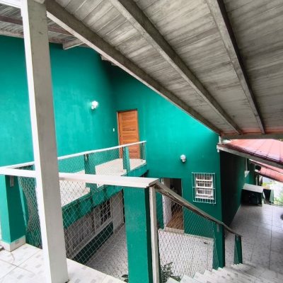 Casa Residencial com 224m², 6 quartos (sendo 2 suítes), 5 garagens, no bairro Agronômica em Florianópolis