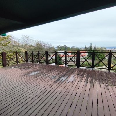 Casa Residencial com 224m², 6 quartos (sendo 2 suítes), 5 garagens, no bairro Agronômica em Florianópolis