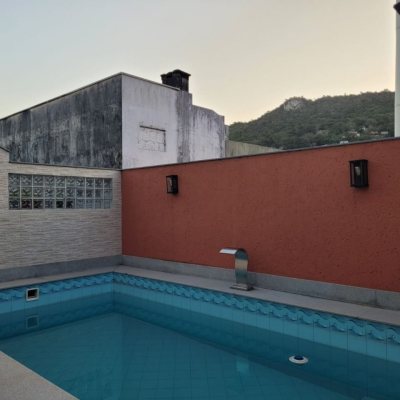 Casa Residencial com 232m², 4 quartos, 1 suíte, 4 garagens, no bairro Saco Dos Limões em Florianópolis