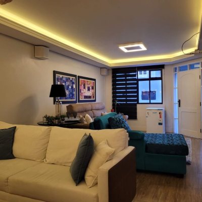 Casa Residencial com 232m², 4 quartos, 1 suíte, 4 garagens, no bairro Saco Dos Limões em Florianópolis