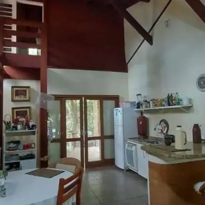 Sitio com 118m², 3 quartos, 1 suíte, 4 garagens, no bairro Vargem Do Bom Jesus em Florianópolis