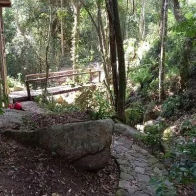 Sitio com 118m², 3 quartos, 1 suíte, 4 garagens, no bairro Vargem Do Bom Jesus em Florianópolis