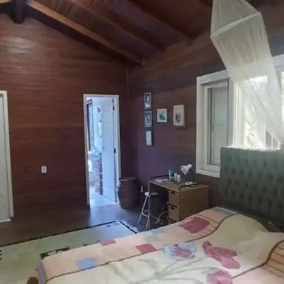 Sitio com 118m², 3 quartos, 1 suíte, 4 garagens, no bairro Vargem Do Bom Jesus em Florianópolis