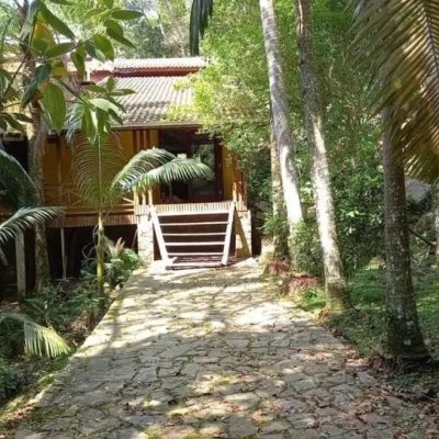 Sitio com 118m², 3 quartos, 1 suíte, 4 garagens, no bairro Vargem Do Bom Jesus em Florianópolis