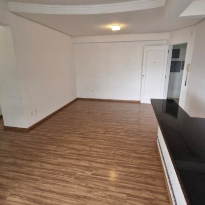 Apartamentos com 79m², 3 quartos, 1 suíte, 2 garagens, no bairro Córrego Grande em Florianópolis