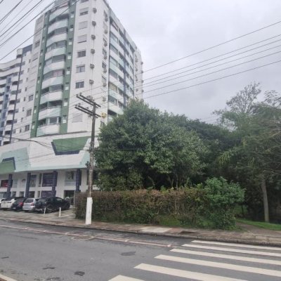 Apartamentos com 79m², 3 quartos, 1 suíte, 2 garagens, no bairro Córrego Grande em Florianópolis