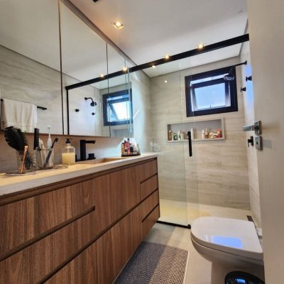 Apartamentos com 122m², 3 quartos, 1 suíte, 2 garagens, no bairro Centro em Florianópolis