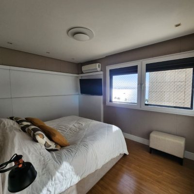 Apartamentos com 122m², 3 quartos, 1 suíte, 2 garagens, no bairro Centro em Florianópolis