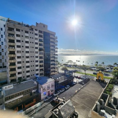 Apartamentos com 122m², 3 quartos, 1 suíte, 2 garagens, no bairro Centro em Florianópolis