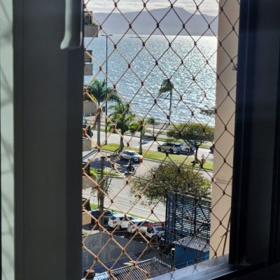 Apartamentos com 122m², 3 quartos, 1 suíte, 2 garagens, no bairro Centro em Florianópolis