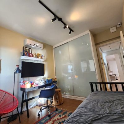 Apartamentos com 122m², 3 quartos, 1 suíte, 2 garagens, no bairro Centro em Florianópolis