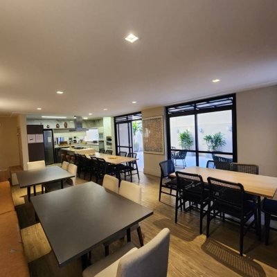 Apartamentos com 122m², 3 quartos, 1 suíte, 2 garagens, no bairro Centro em Florianópolis