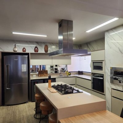 Apartamentos com 122m², 3 quartos, 1 suíte, 2 garagens, no bairro Centro em Florianópolis