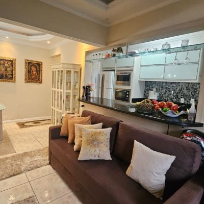 Apartamentos com 65m², 2 quartos, 1 garagem, no bairro Centro em Florianópolis