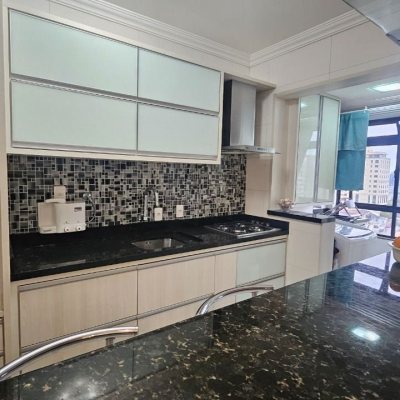 Apartamentos com 65m², 2 quartos, 1 garagem, no bairro Centro em Florianópolis